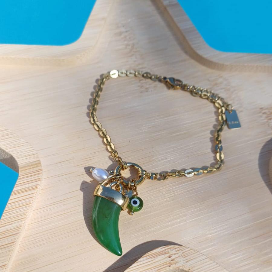 Bracelet "CHEYENNE" Vert avec Breloques en Acier Inoxydable – Tendance