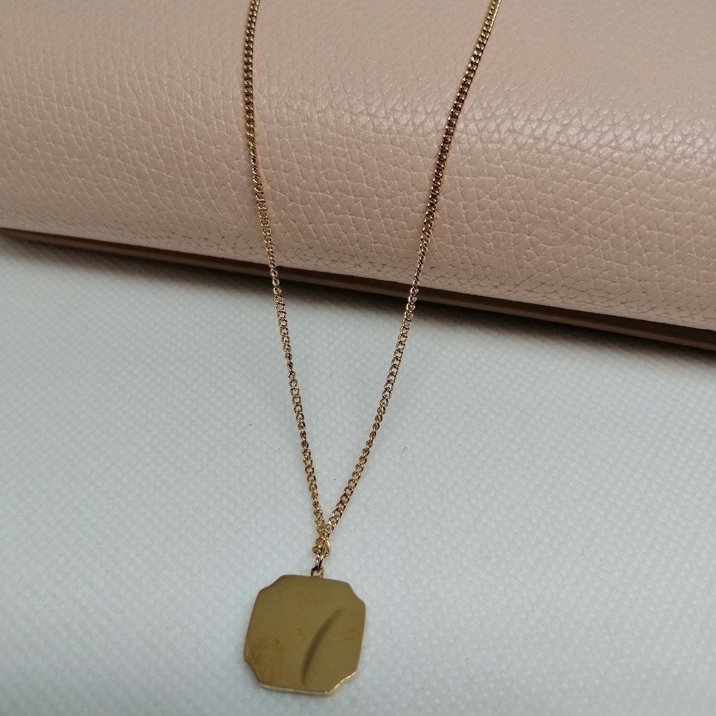 Collier doré femme "HOPE" avec pendentif nacre lettre H