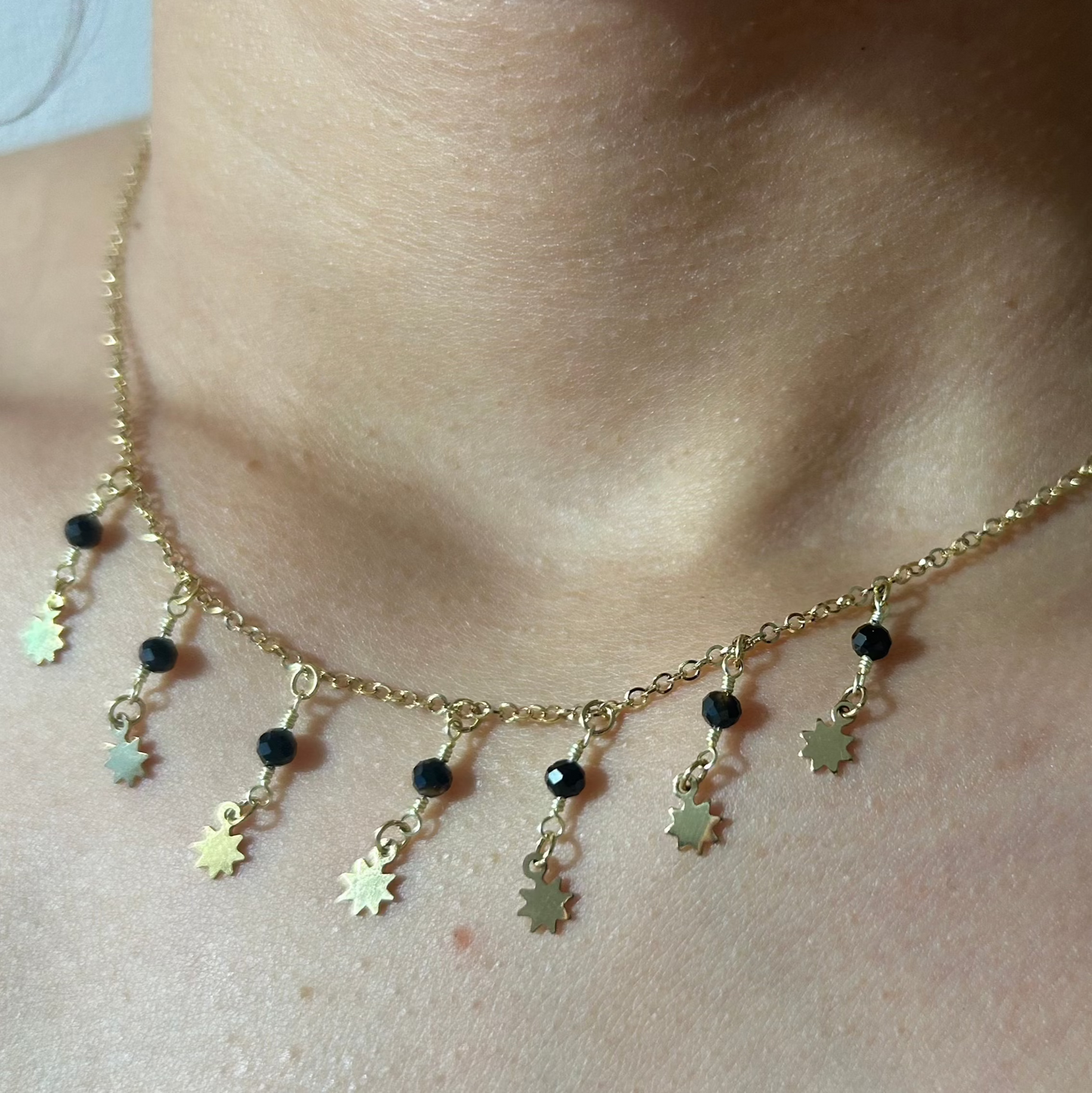 Collier "BOHEMIAN" doré femme – Bijou bohème chic pampilles et pierre noire