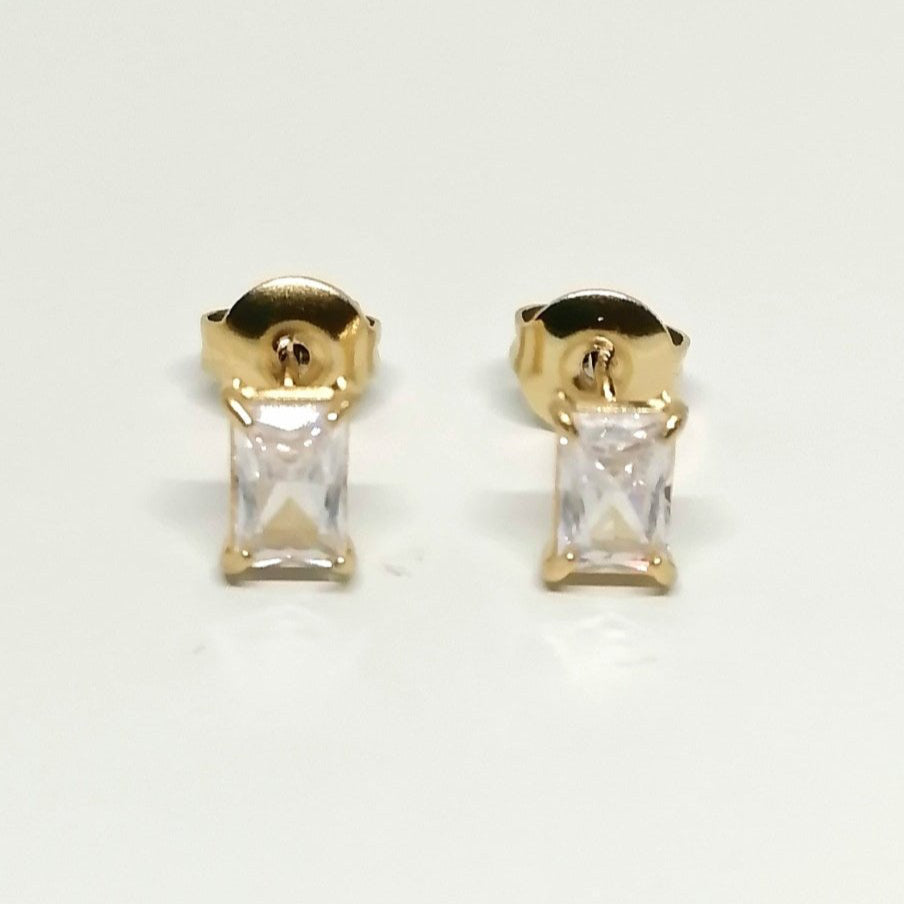 Boucles d’oreilles LANA acier inoxydable – Puces dorées avec pierre blanche ou orange clair