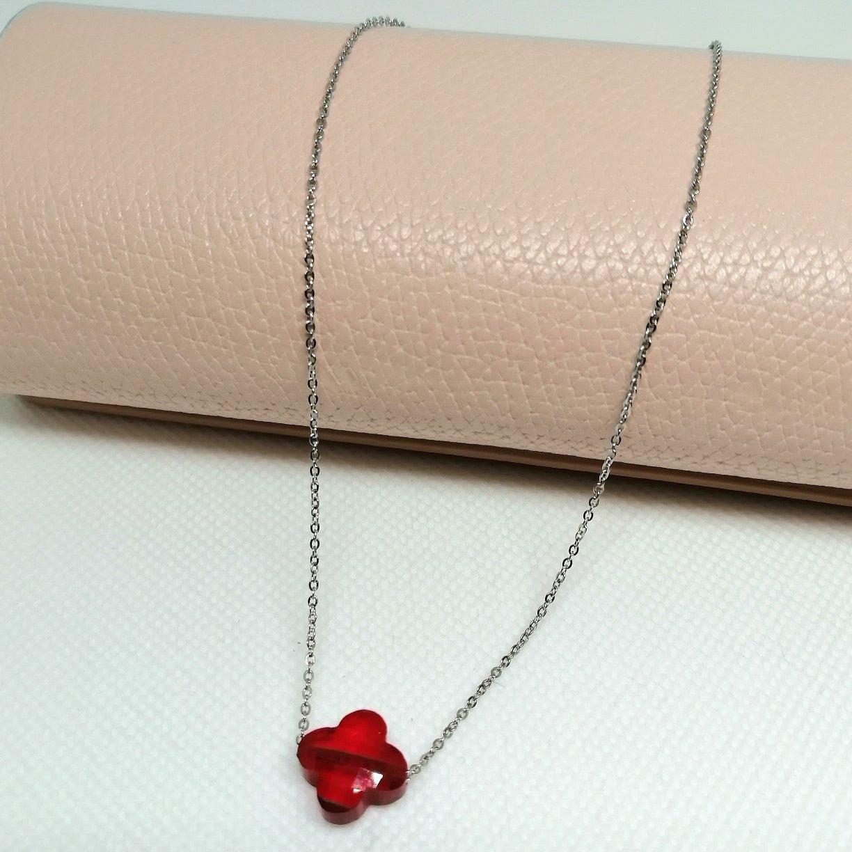 Collier "MONICA" rouge – Bijou femme en acier inoxydable hypoallergénique