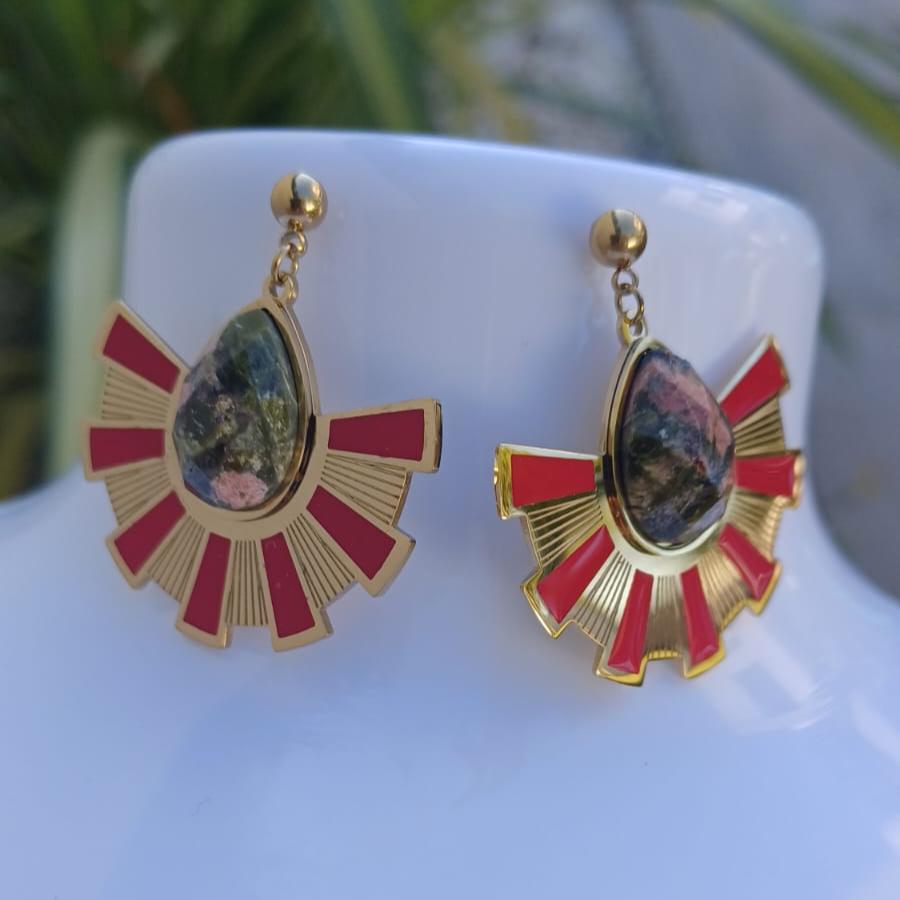 Boucles d’oreilles "MAGMA" dorées et rouges – Bijou femme tendance en acier inoxydable, robustes et hypoallergéniques