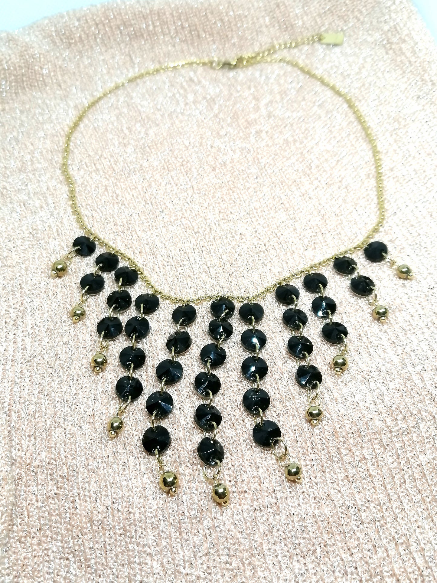 Collier "KIM" doré avec pampilles et pierres noires – Acier inoxydable