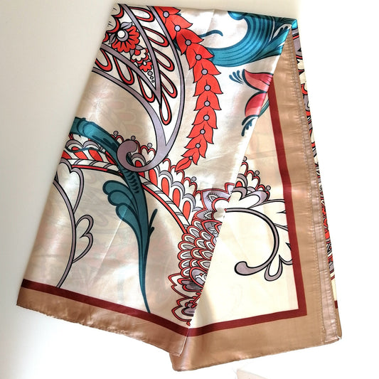 Le Carré Beige - Le foulard polyvalent