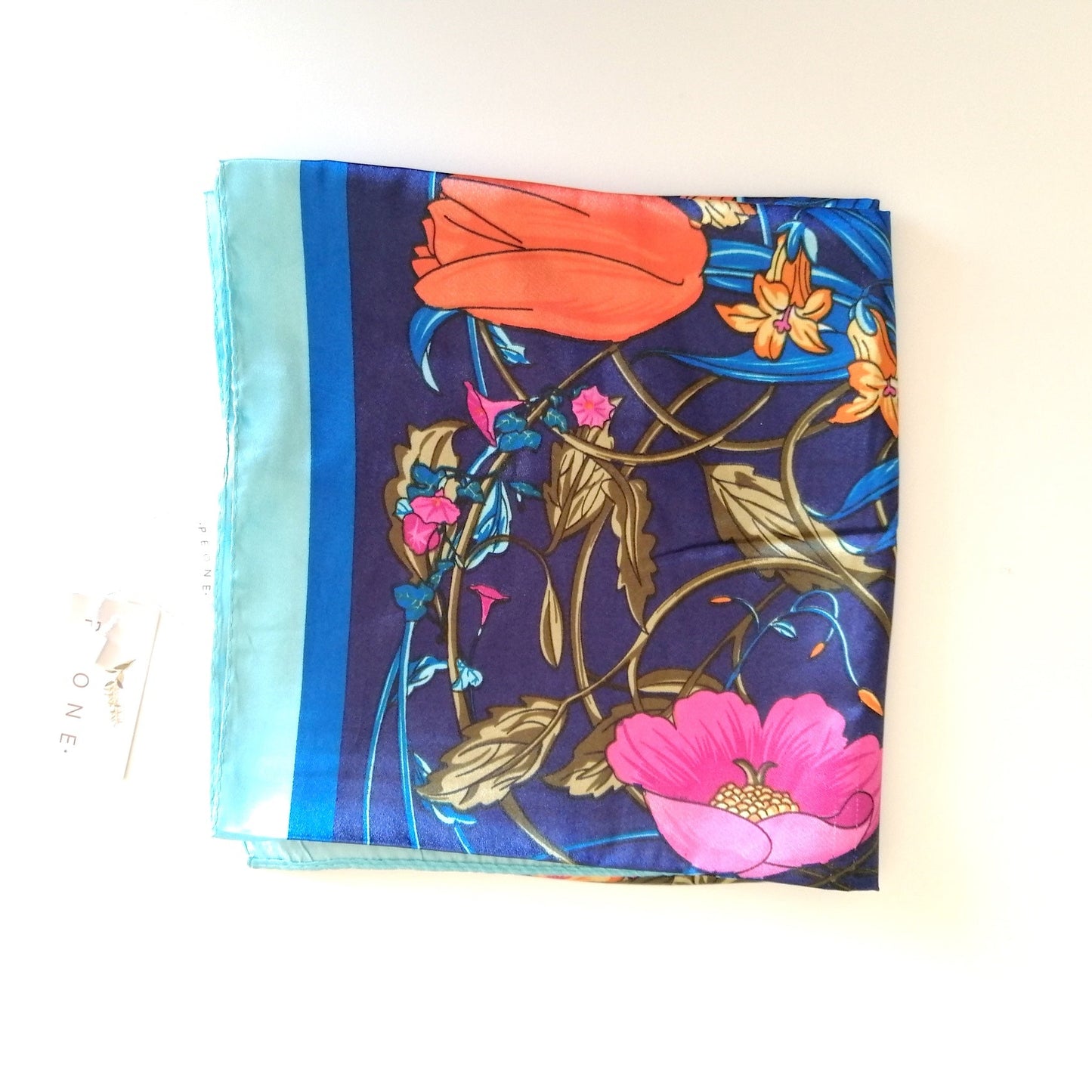 Le Carré Turquoise - Le foulard polyvalent