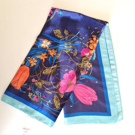 Le Carré Turquoise - Le foulard polyvalent