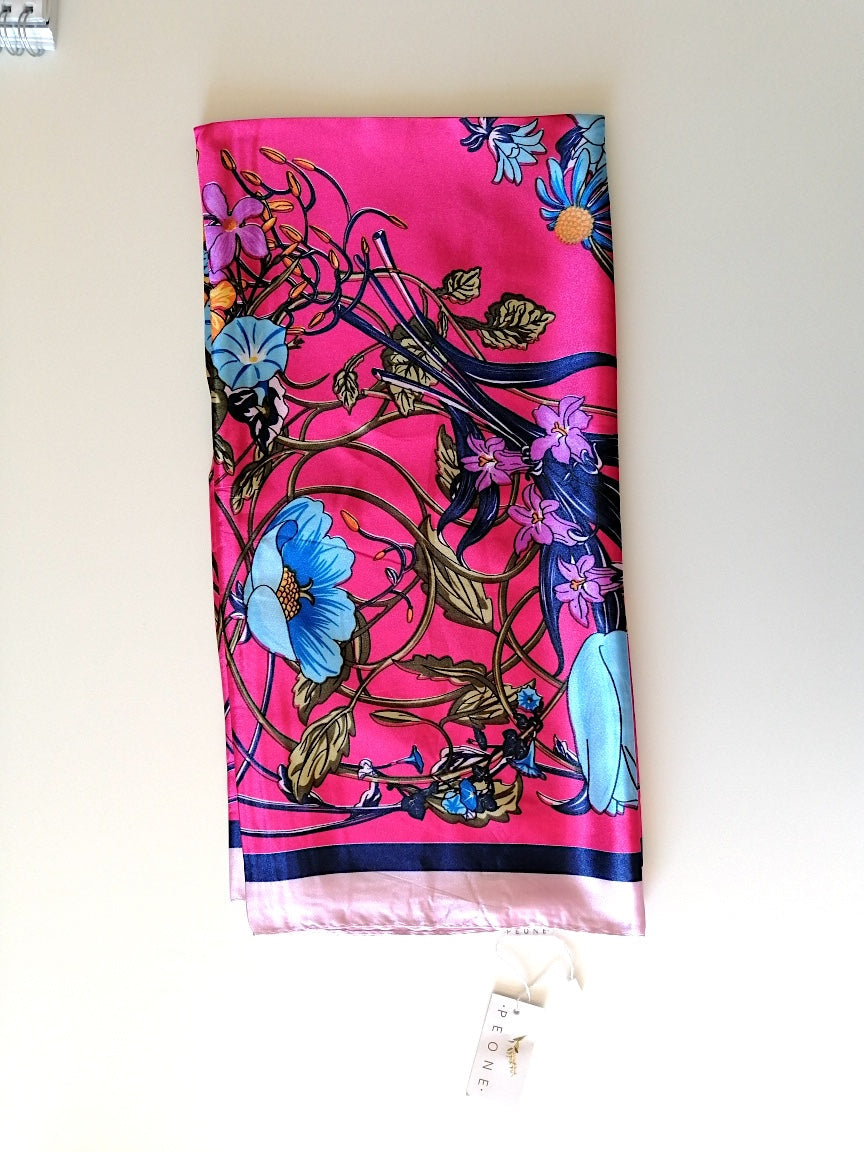 Le Carré Fuchsia - Le foulard polyvalent