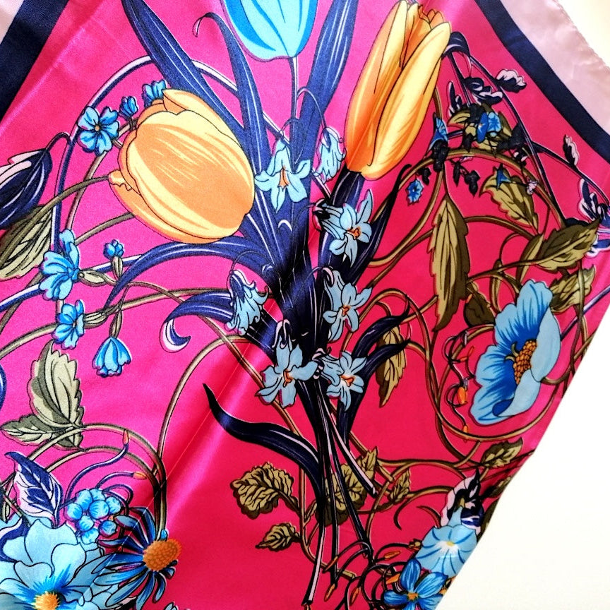 Le Carré Fuchsia - Le foulard polyvalent
